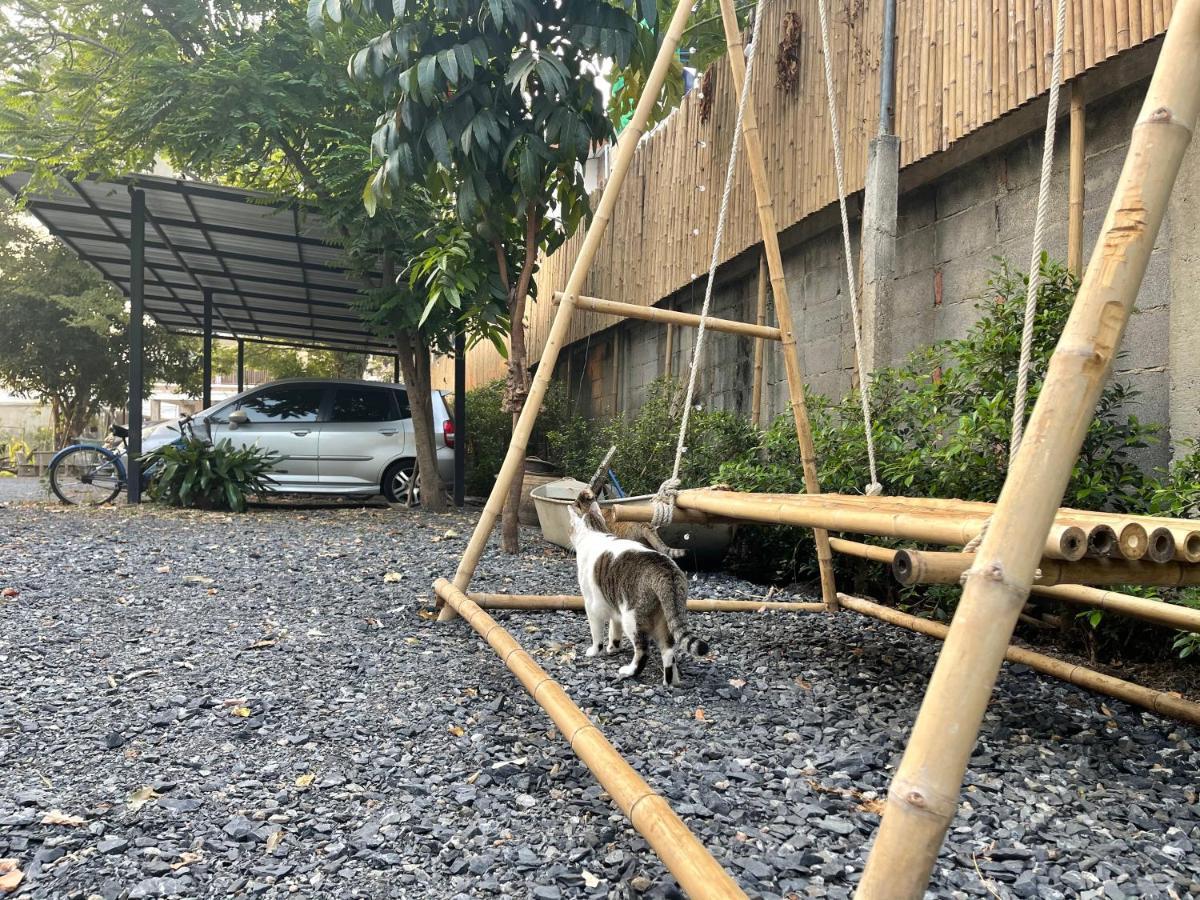 Banmai87 Guest House บ้านไม้87 เกสต์เฮ้าส์ プラナコーン・シー・アユタヤ エクステリア 写真