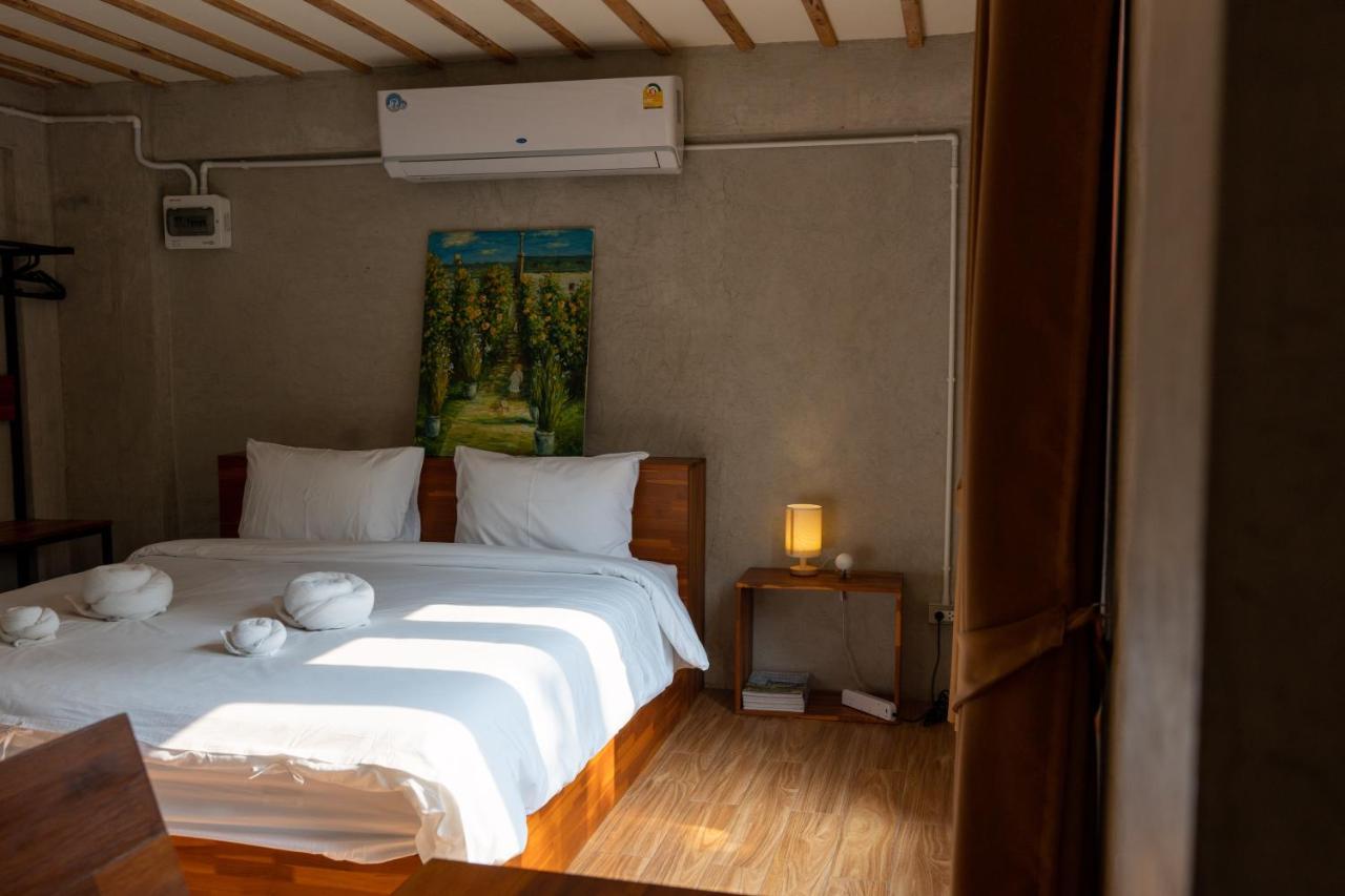 Banmai87 Guest House บ้านไม้87 เกสต์เฮ้าส์ プラナコーン・シー・アユタヤ エクステリア 写真
