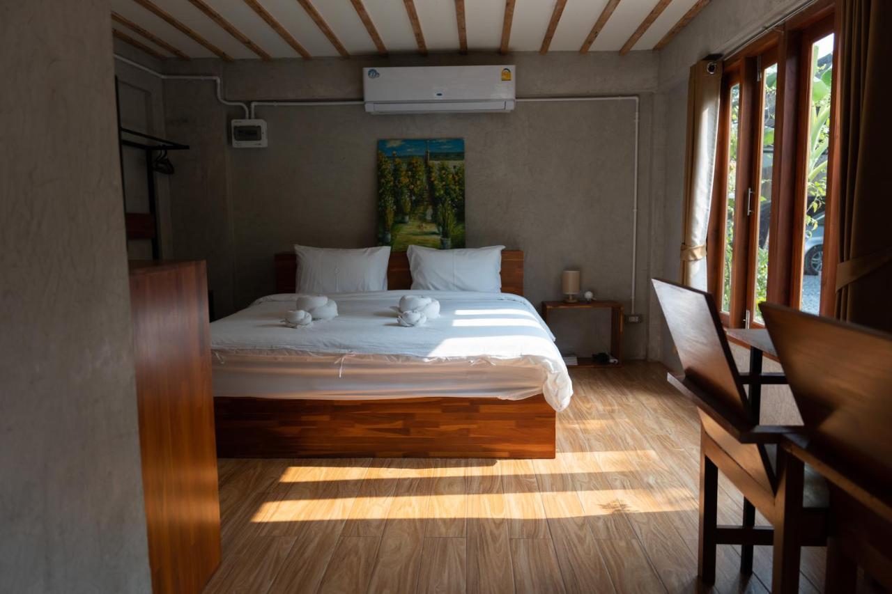 Banmai87 Guest House บ้านไม้87 เกสต์เฮ้าส์ プラナコーン・シー・アユタヤ エクステリア 写真