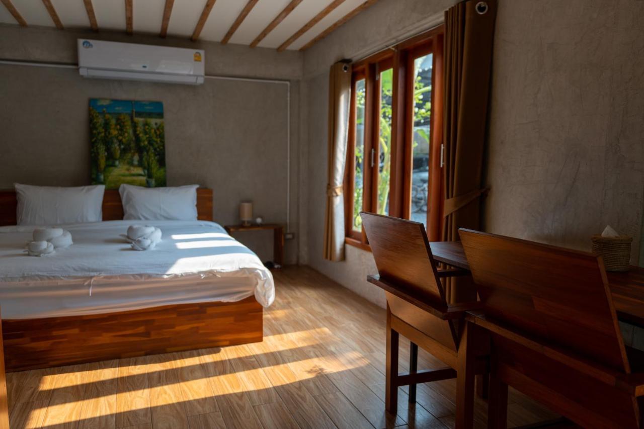 Banmai87 Guest House บ้านไม้87 เกสต์เฮ้าส์ プラナコーン・シー・アユタヤ エクステリア 写真
