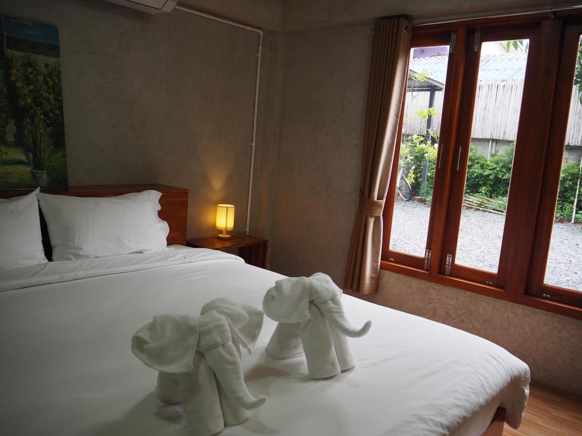 Banmai87 Guest House บ้านไม้87 เกสต์เฮ้าส์ プラナコーン・シー・アユタヤ エクステリア 写真