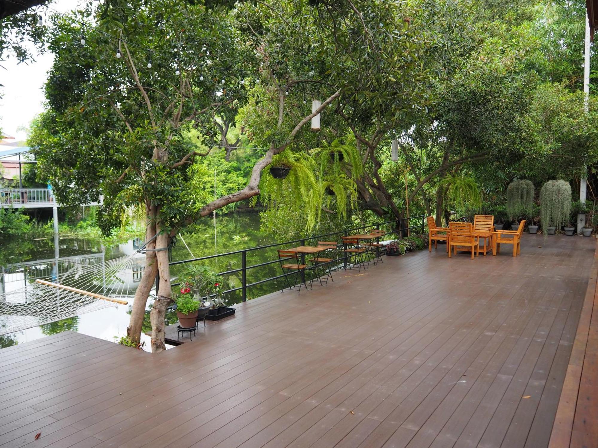 Banmai87 Guest House บ้านไม้87 เกสต์เฮ้าส์ プラナコーン・シー・アユタヤ エクステリア 写真