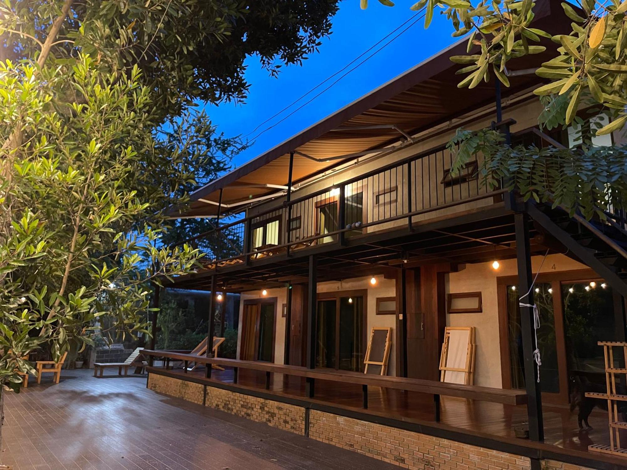 Banmai87 Guest House บ้านไม้87 เกสต์เฮ้าส์ プラナコーン・シー・アユタヤ エクステリア 写真