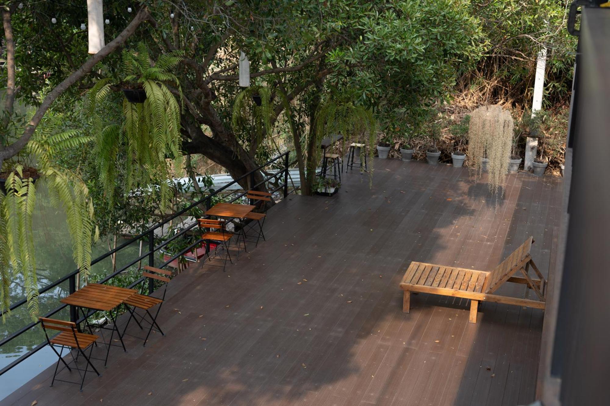 Banmai87 Guest House บ้านไม้87 เกสต์เฮ้าส์ プラナコーン・シー・アユタヤ エクステリア 写真
